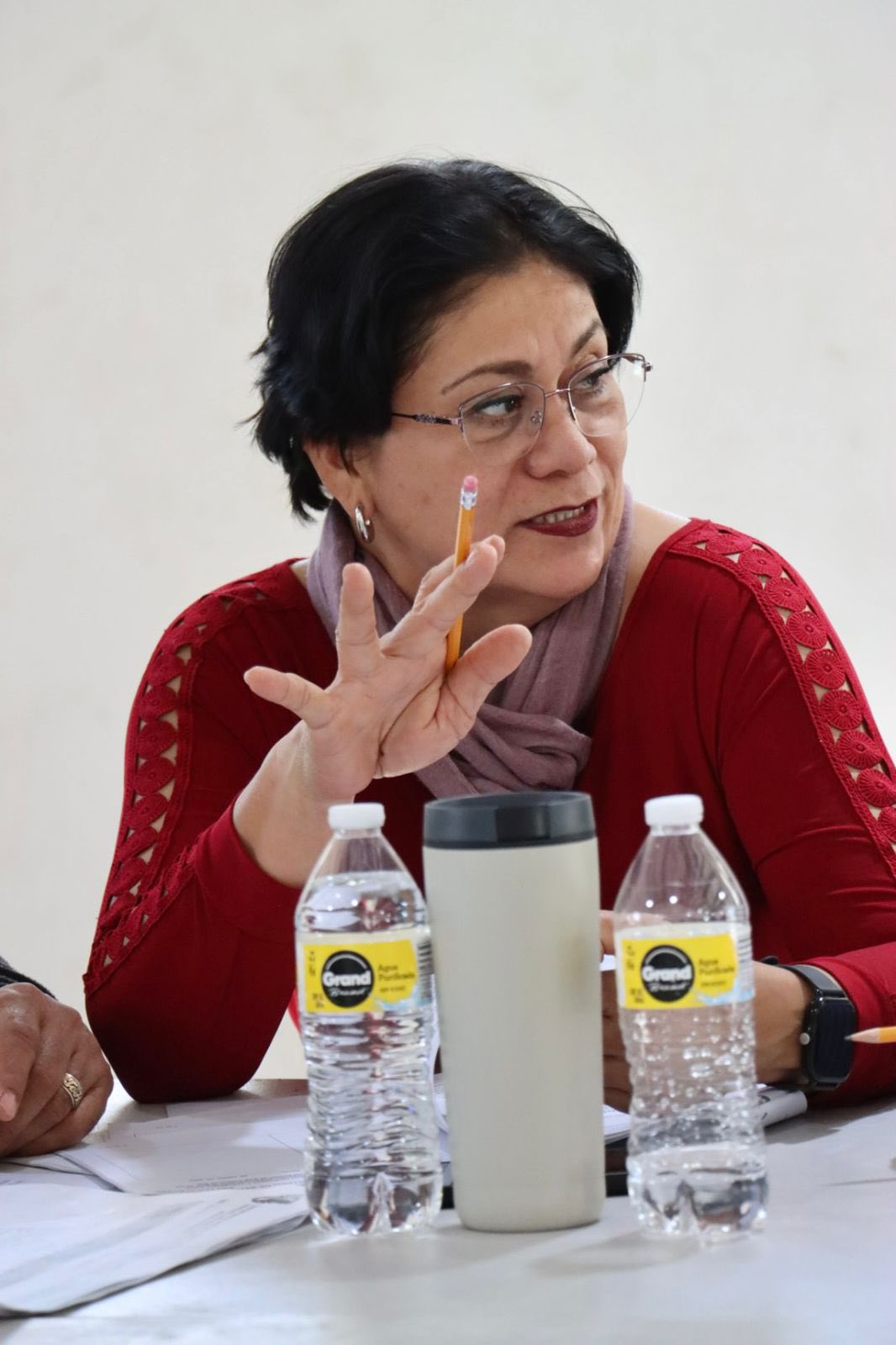 Puede ser una imagen de 4 personas y texto