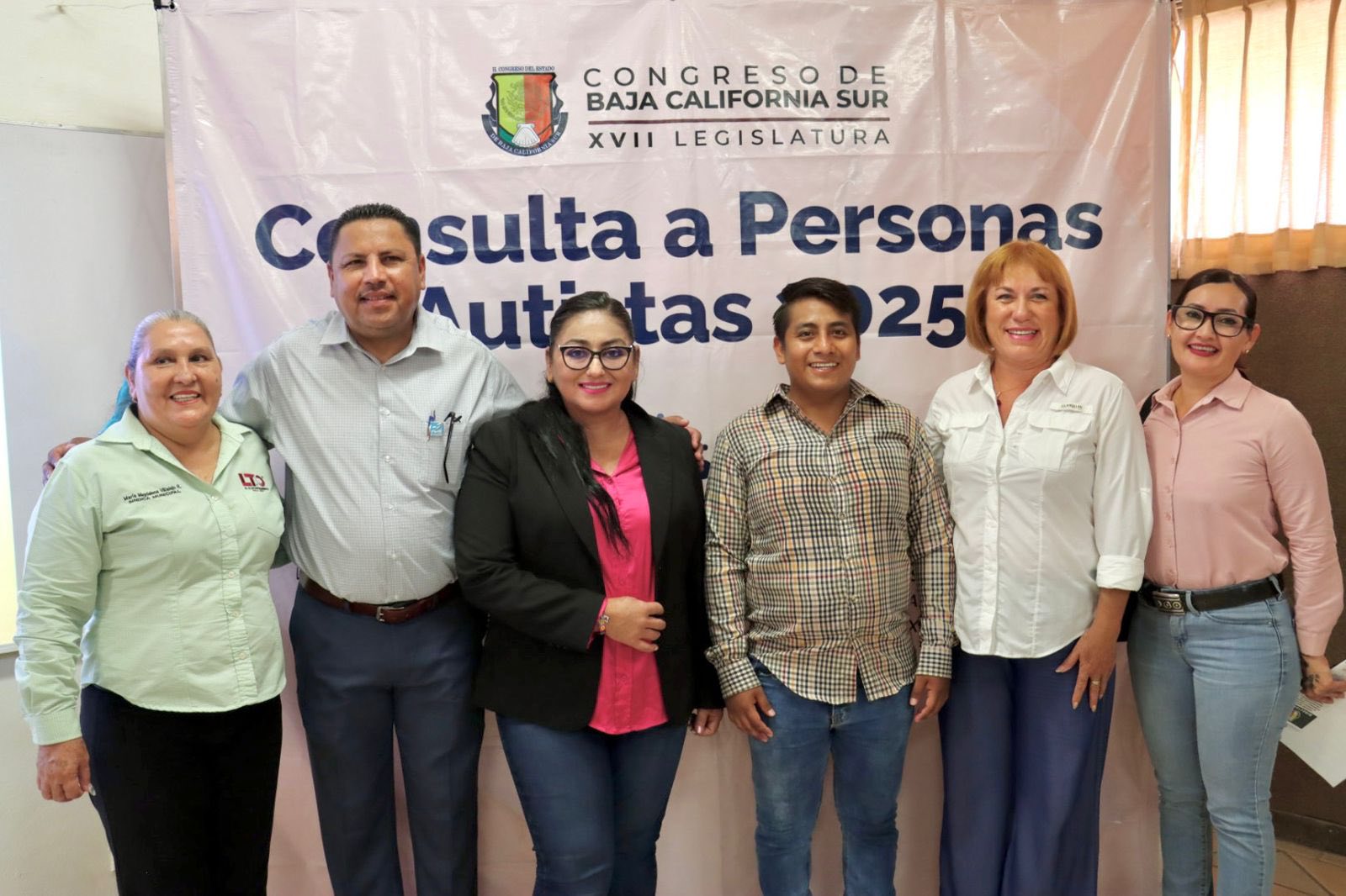 Puede ser una imagen de 7 personas