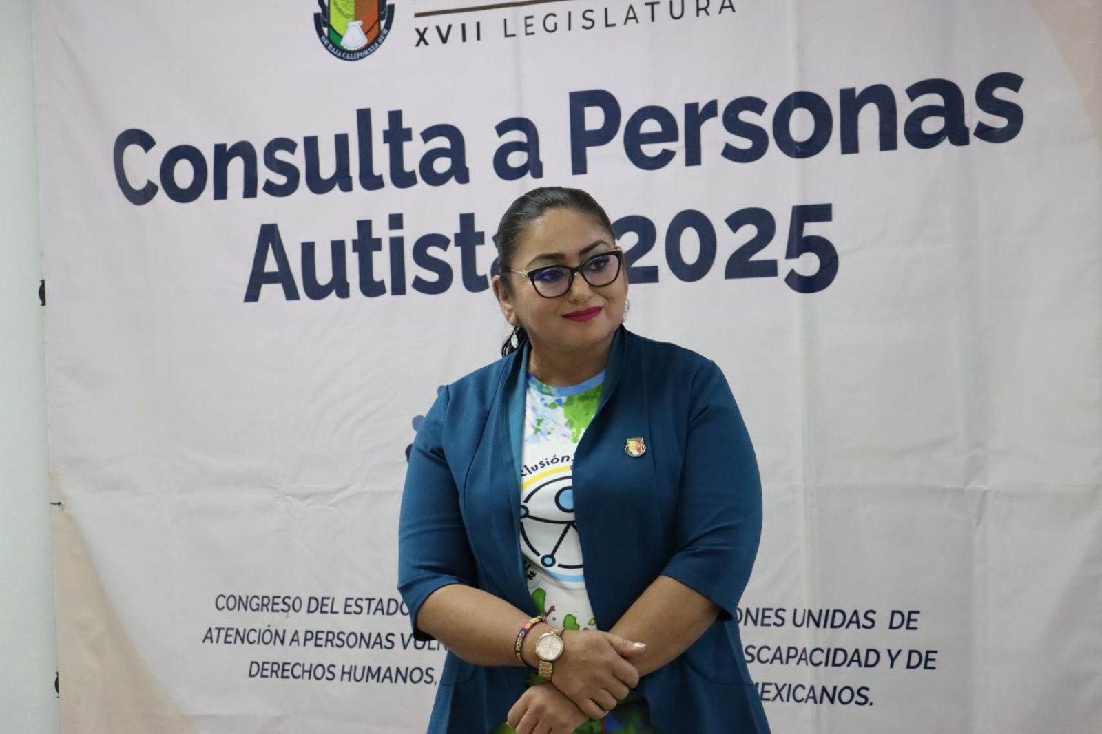 Puede ser una imagen de 4 personas y texto