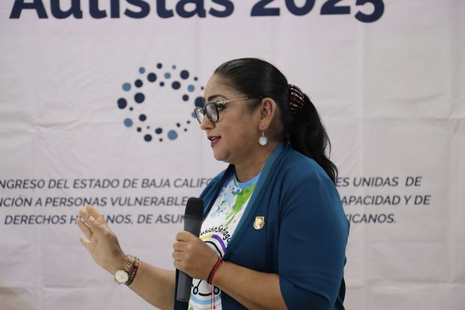 Puede ser una imagen de 7 personas