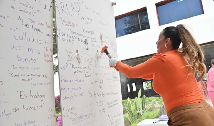 Derriban Muro del Patriarcado en el Congreso del Estado   ...