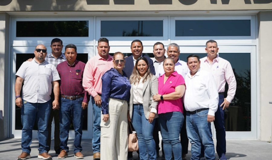 Proponen se inscriba con letras doradas la leyenda “A las maestras y maestros de BCS  ...