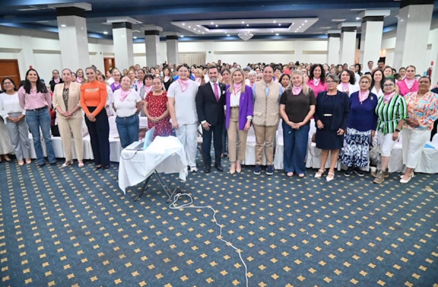 Más de 300 mujeres participan en conferencia “Nuestras etapas en plenitud” encabezada por la diputada Karina Olivas Parra  ...