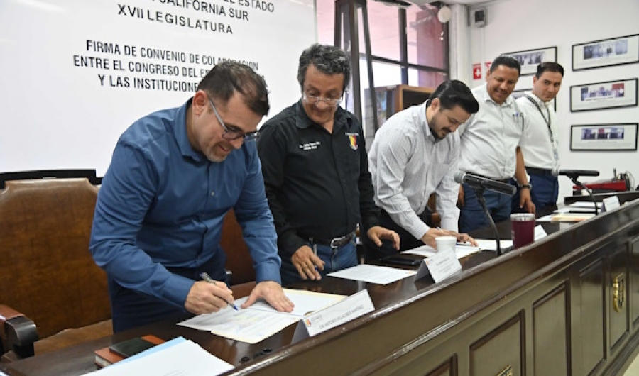 La XVII Legislatura firma convenios para beneficiar a trabajadores con estudios de postgrado y universitarios   ...